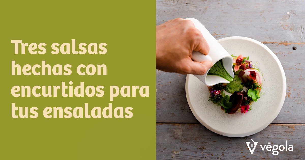 tres salsas hechas con encurtidos 