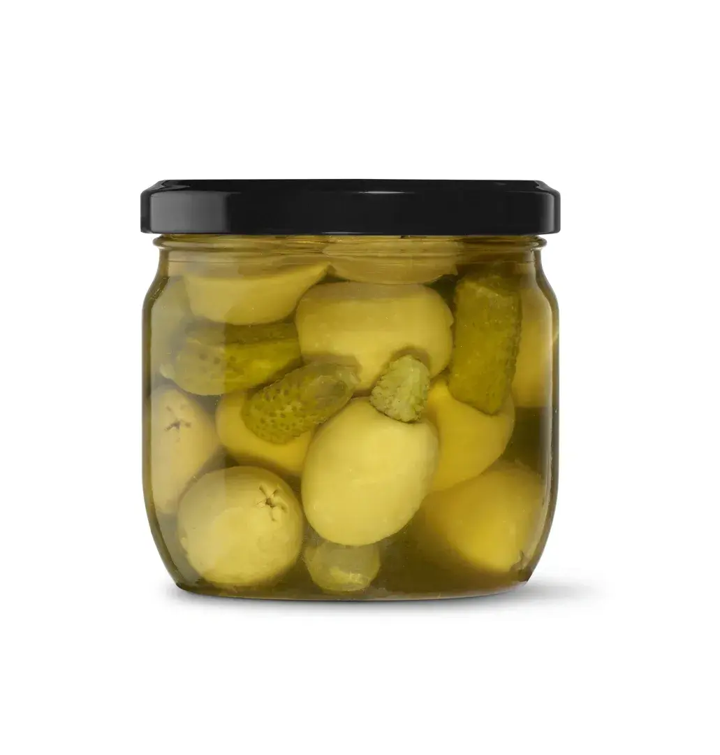 Gordal olives with cucumber